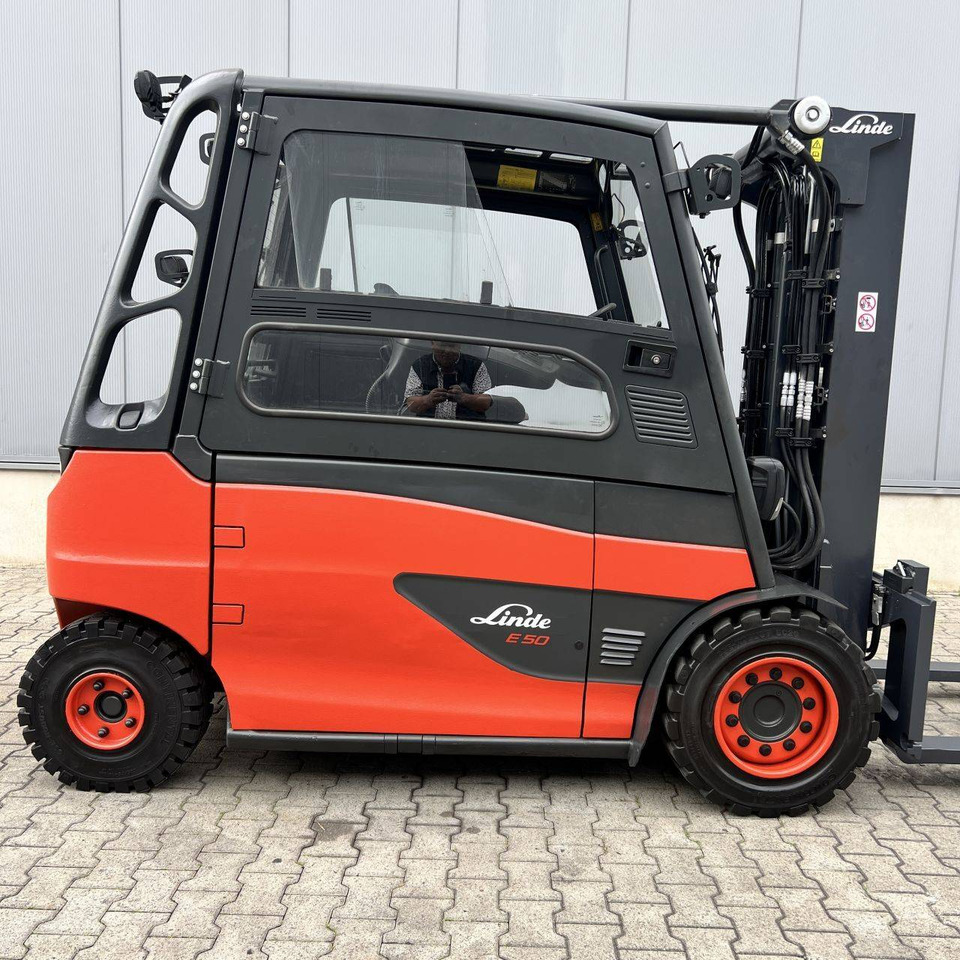 Linde E50/600HL (388) LOW - Electric forklift: picture 3 Linde E50/600HL (388) LOW - Electric forklift: picture 3