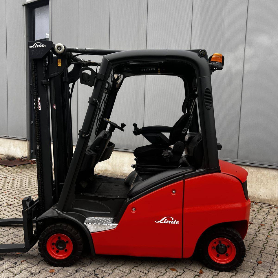 Linde H20D (391) - Diesel forklift: picture 3 Linde H20D (391) - Diesel forklift: picture 3