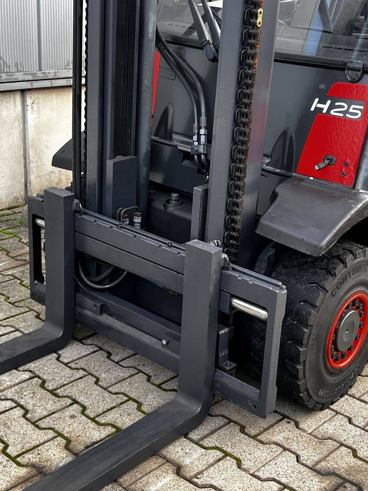 Linde H25D (392) - Diesel forklift: picture 4 Linde H25D (392) - Diesel forklift: picture 4
