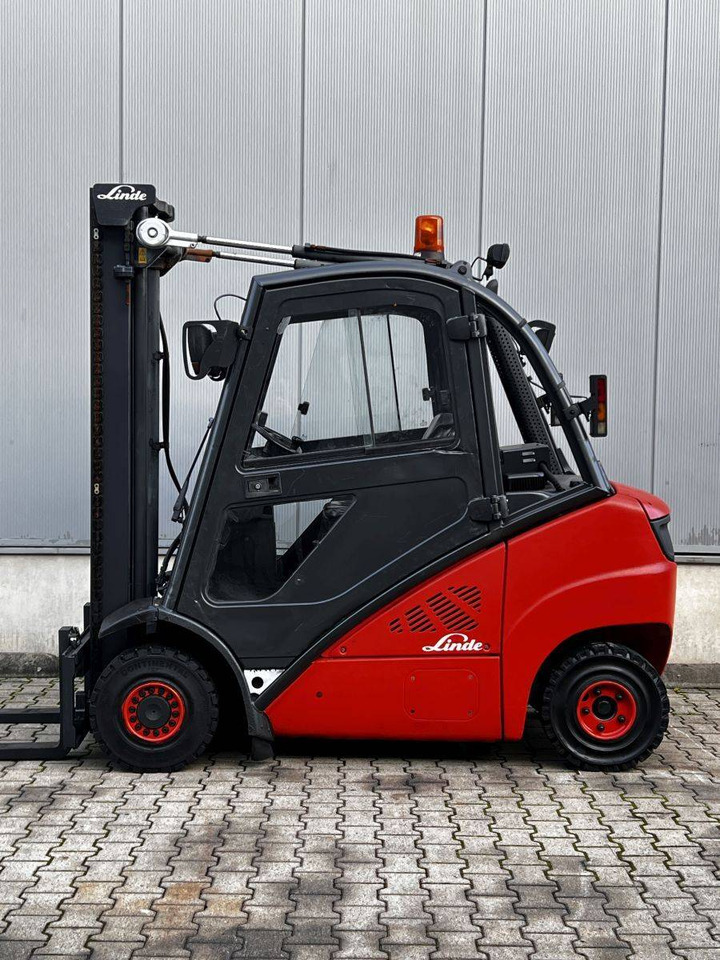 Linde H25D (392) - Diesel forklift: picture 3 Linde H25D (392) - Diesel forklift: picture 3
