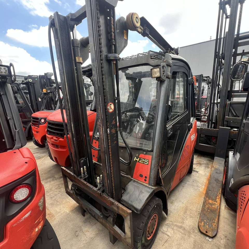 Linde H25D (392) - Diesel forklift: picture 2 Linde H25D (392) - Diesel forklift: picture 2