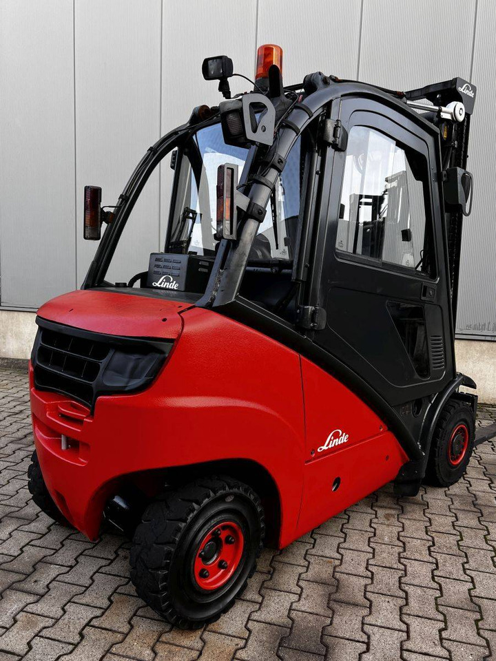 Linde H25D (392) - Diesel forklift: picture 2 Linde H25D (392) - Diesel forklift: picture 2