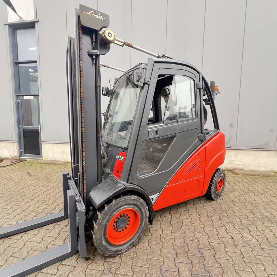 Linde H30D (393) - Diesel forklift: picture 1 Linde H30D (393) - Diesel forklift: picture 1