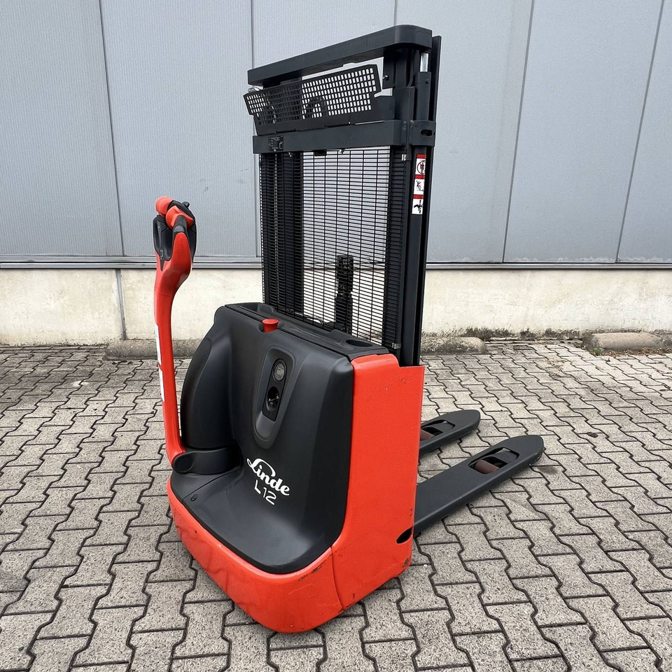 Linde L12 (1172) - Stacker: picture 1 Linde L12 (1172) - Stacker: picture 1