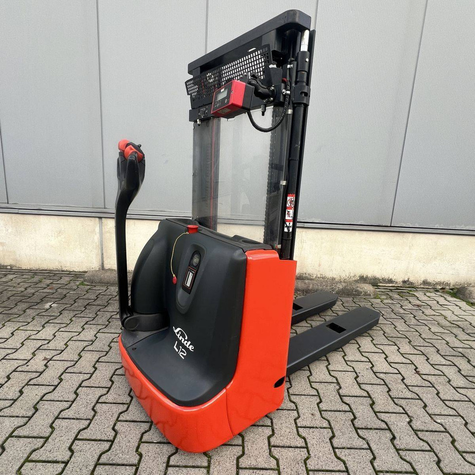 Linde L12 (1172) Scale - Stacker: picture 1 Linde L12 (1172) Scale - Stacker: picture 1