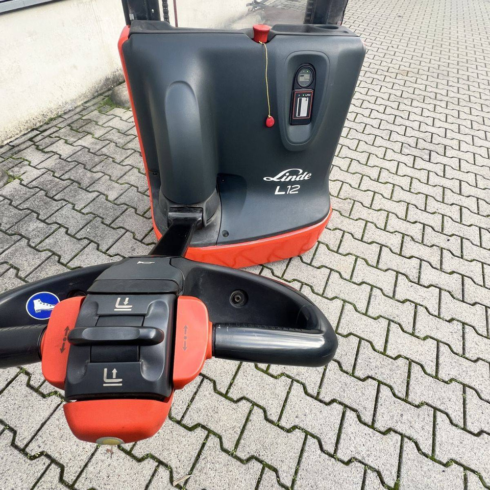 Linde L12 (1172) Scale - Stacker: picture 4 Linde L12 (1172) Scale - Stacker: picture 4