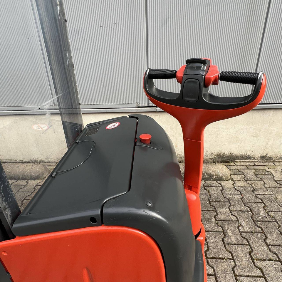 Linde L14 (372) - Stacker: picture 5 Linde L14 (372) - Stacker: picture 5