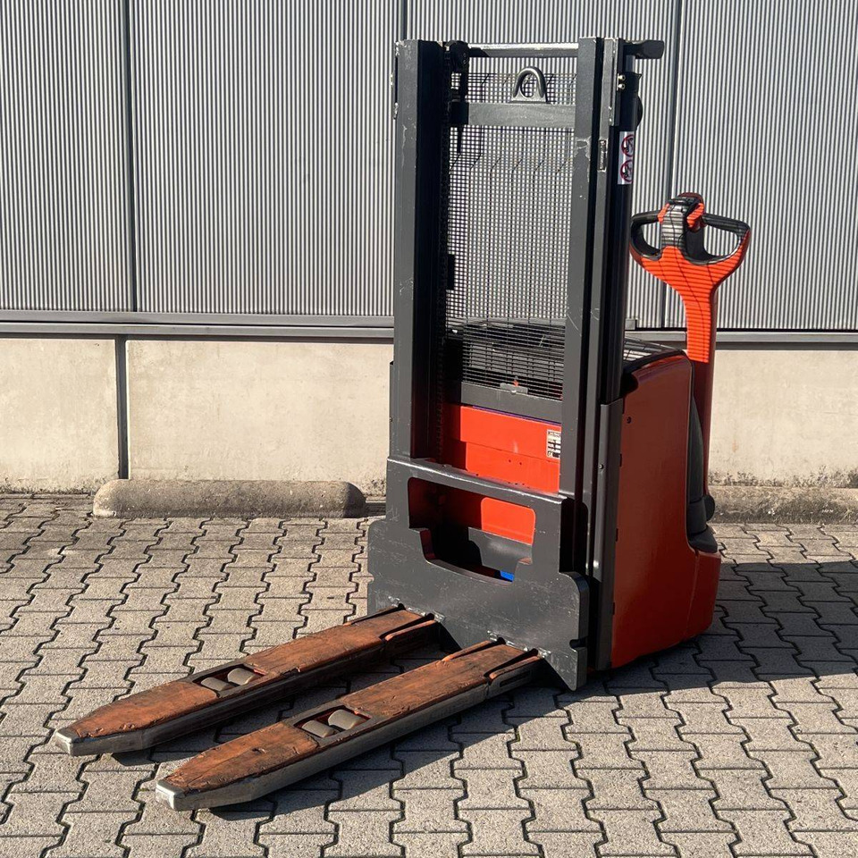 Linde L14C (1169) - Stacker: picture 4 Linde L14C (1169) - Stacker: picture 4