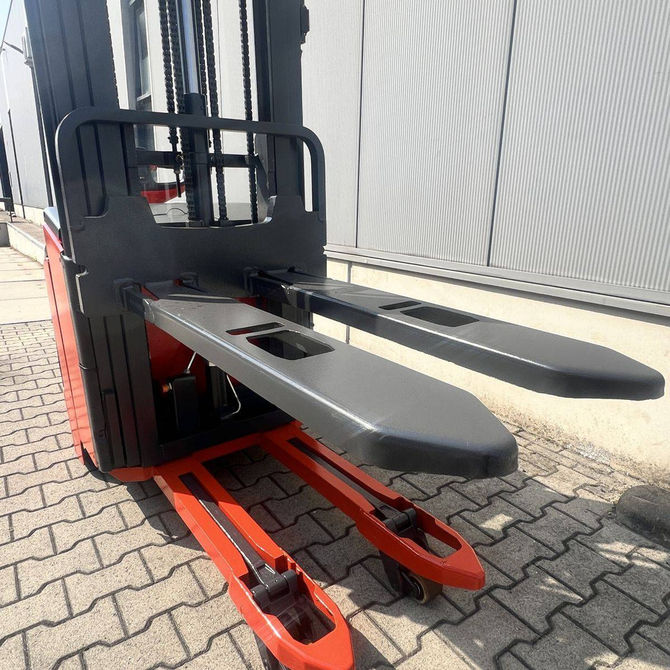 Linde L16i (372) - Stacker: picture 4 Linde L16i (372) - Stacker: picture 4