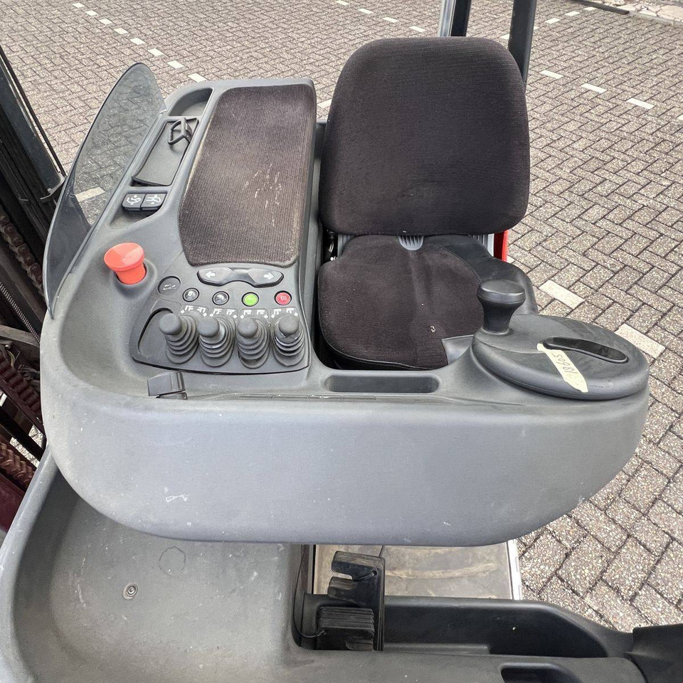 Linde R14HD (1120) - Reach truck: picture 5 Linde R14HD (1120) - Reach truck: picture 5