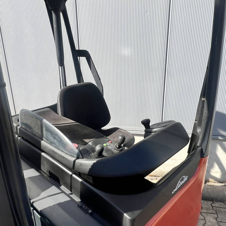 Linde R20G (1120) - Reach truck: picture 4 Linde R20G (1120) - Reach truck: picture 4