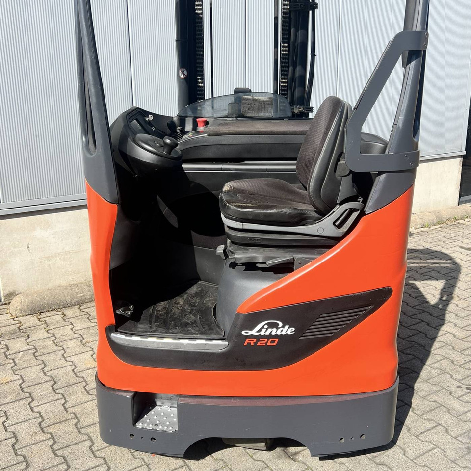 Linde R20G (1120) - Reach truck: picture 2 Linde R20G (1120) - Reach truck: picture 2