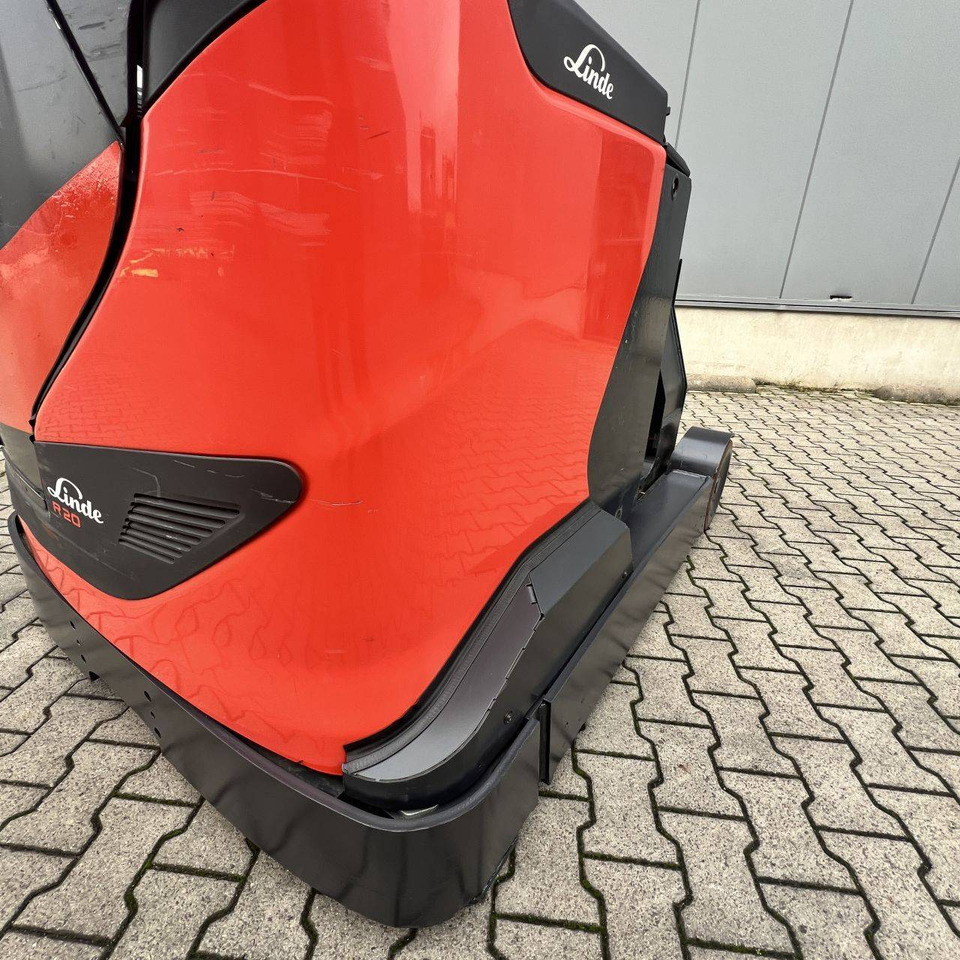 Linde R20W (1120) - Reach truck: picture 4 Linde R20W (1120) - Reach truck: picture 4