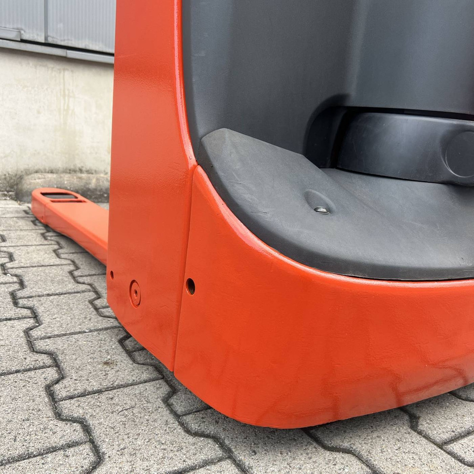 Pallet truck Linde T16 (1152): picture 11