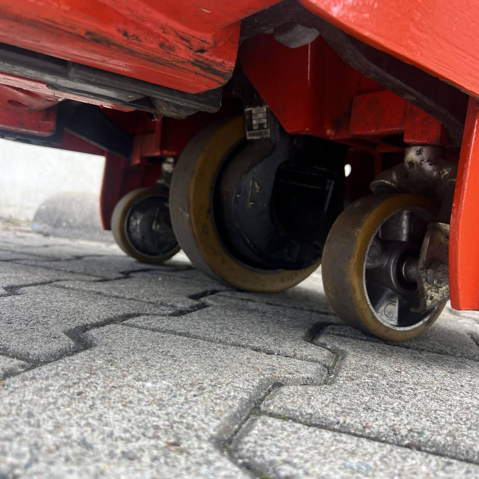 Pallet truck Linde T16 (1152): picture 10