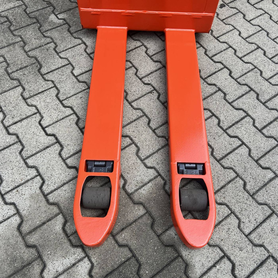 Pallet truck Linde T16 (1152): picture 8