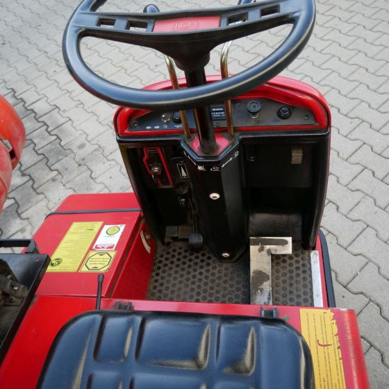 RCM 703H (LPG) - Industrial sweeper: picture 5 RCM 703H (LPG) - Industrial sweeper: picture 5