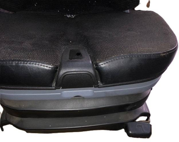 Seat for Linde /1120-01/ - Seat for Material handling equipment: picture 3 Seat for Linde /1120-01/ - Seat for Material handling equipment: picture 3