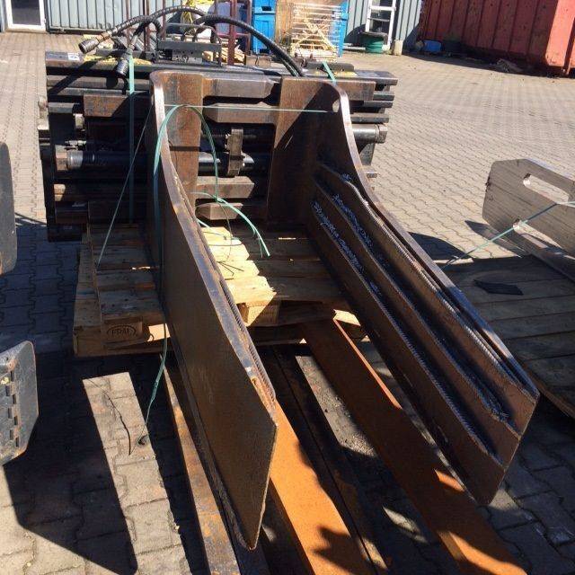 Stabau Bale clamp with sideshift - Clamp: picture 1 Stabau Bale clamp with sideshift - Clamp: picture 1