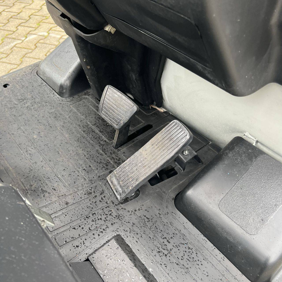 Electric forklift Unicarriers ET16 (AG1N12L16Q): picture 7