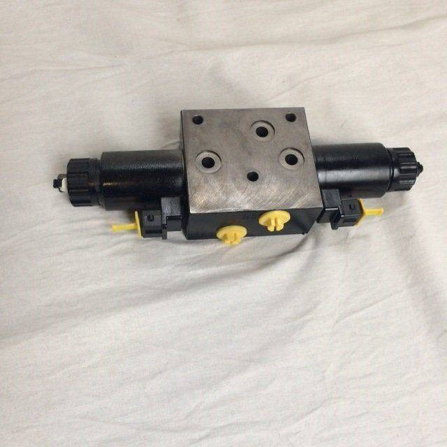 Valve,Element for Caterpillar - Hydraulic valve for Material handling equipment: picture 1 Valve,Element for Caterpillar - Hydraulic valve for Material handling equipment: picture 1