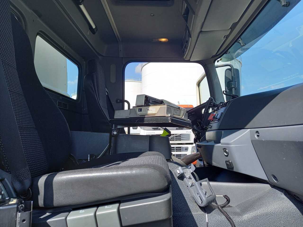 MERCEDES AXOR - Tank truck: picture 3 MERCEDES AXOR - Tank truck: picture 3