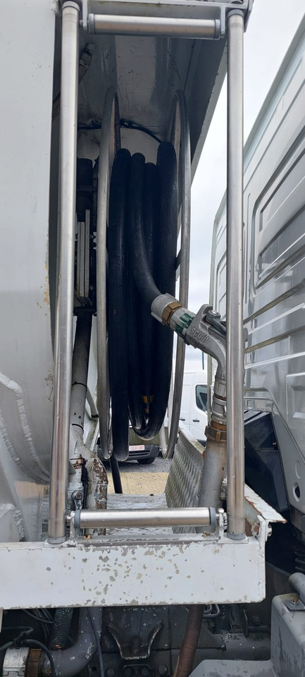 MERCEDES - Tank truck: picture 2 MERCEDES - Tank truck: picture 2