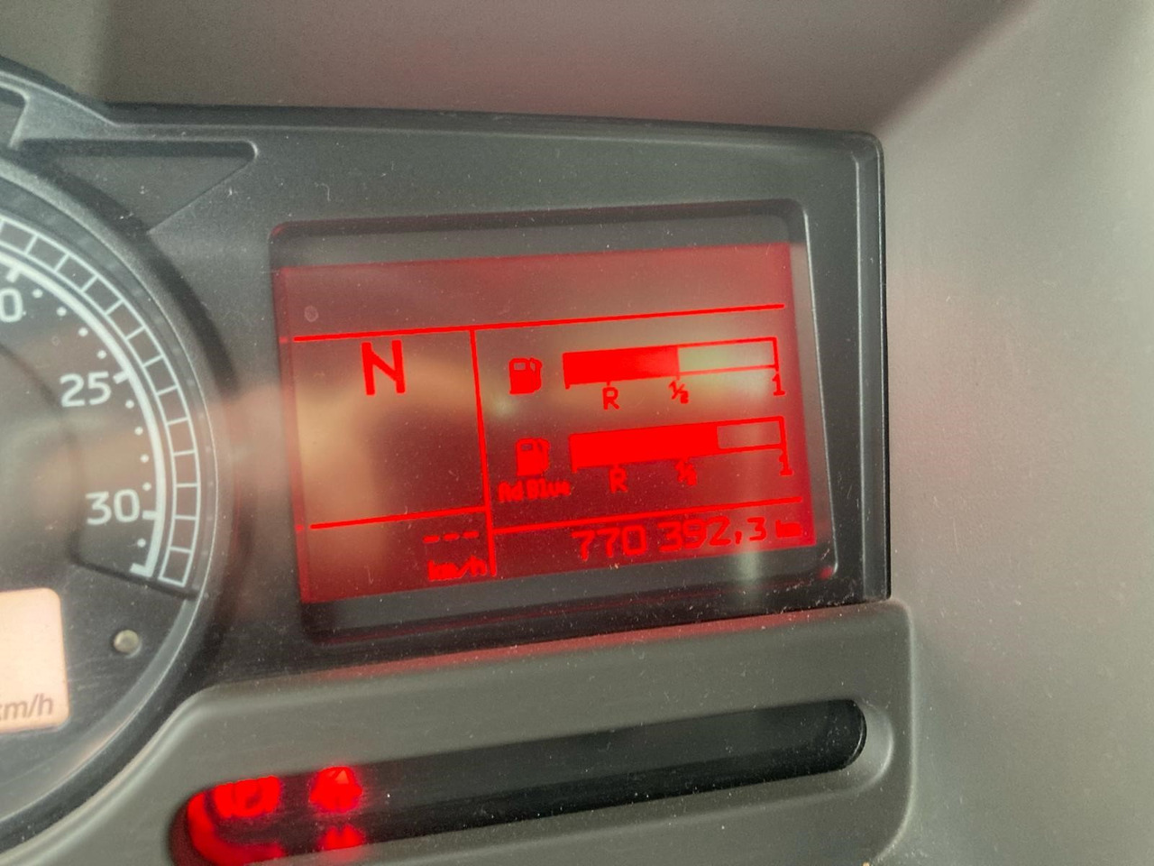 Tank truck for transportation of fuel RENAULT Lander: picture 11 Tank truck for transportation of fuel RENAULT Lander: picture 11