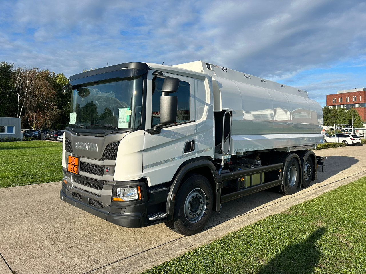 SCANIA P370 - Tank truck: picture 1 SCANIA P370 - Tank truck: picture 1