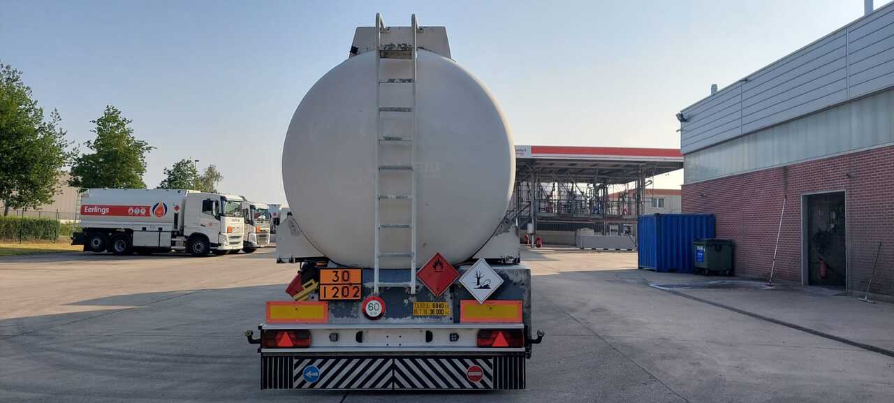 Tank semi-trailer STOKOTA: picture 6