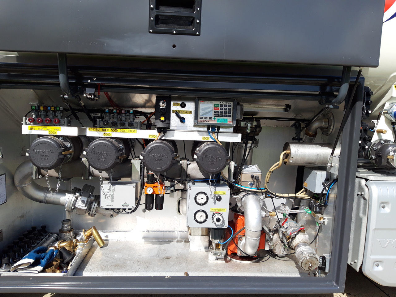 VOLVO FM - Tank truck: picture 2 VOLVO FM - Tank truck: picture 2