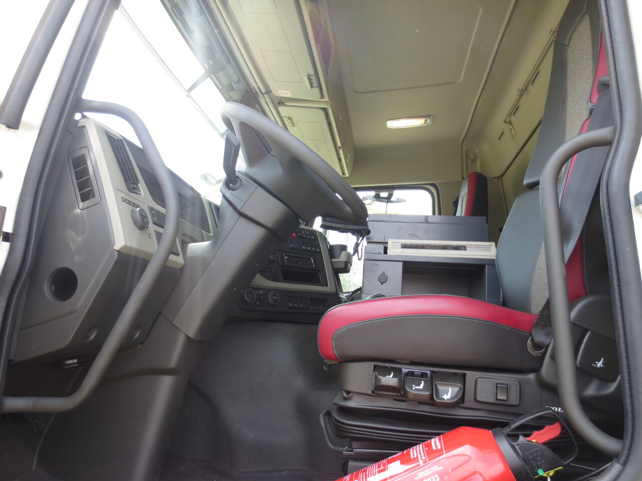 Tank truck VOLVO FM: picture 11