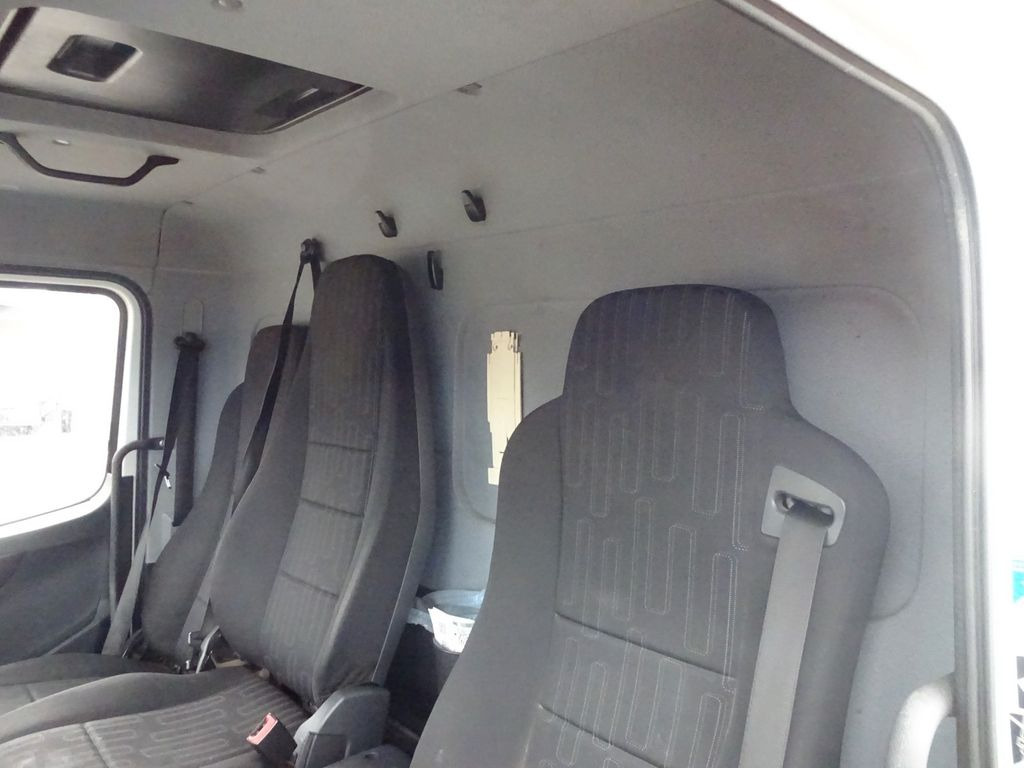Mercedes-Benz Atego 818, Koffer mit Rolltor leasing Mercedes-Benz Atego 818, Koffer mit Rolltor: picture 13