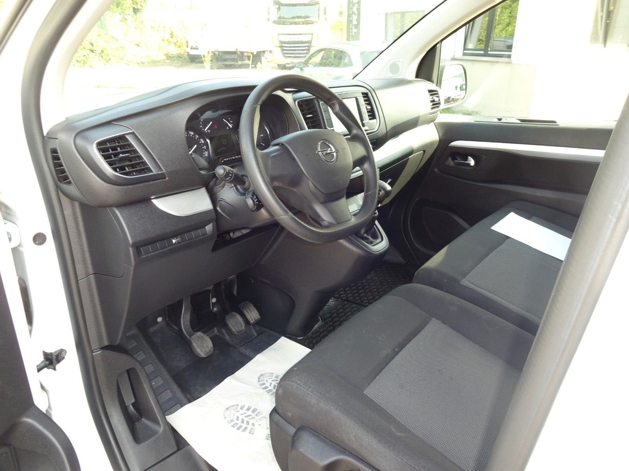 Small van Opel Vivaro Kasten L1H1, Klima, PDC,: picture 14 Small van Opel Vivaro Kasten L1H1, Klima, PDC,: picture 14