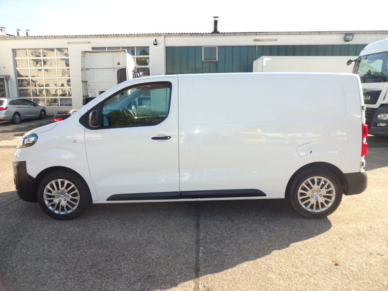 Opel Vivaro Kasten L1H1, Klima, PDC, - Small van: picture 4 Opel Vivaro Kasten L1H1, Klima, PDC, - Small van: picture 4