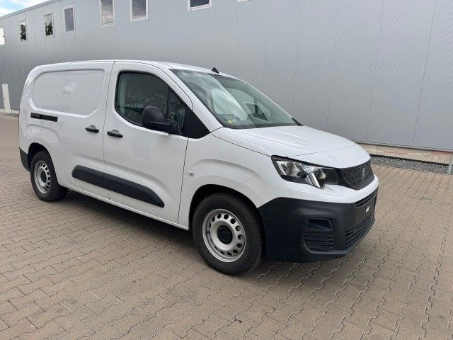 Peugeot 2 x Partner Premium Elektro L3H1, 100 kW, Neu - Passenger van, Electric van: picture 1 Peugeot 2 x Partner Premium Elektro L3H1, 100 kW, Neu - Passenger van, Electric van: picture 1