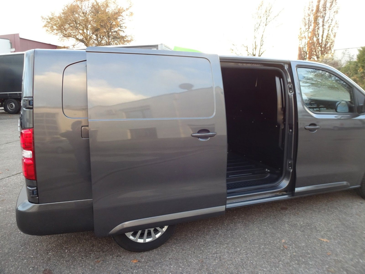 Small van, Electric van Peugeot Expert Kasten Lang, L3H1, 57 kW: picture 20