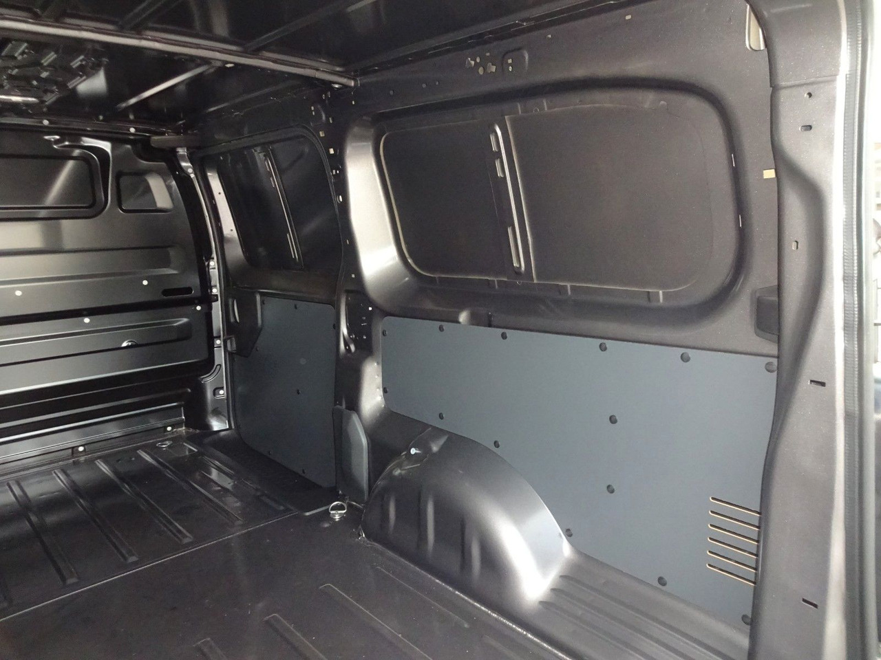 Small van, Electric van Peugeot Expert Kasten Lang, L3H1, 57 kW: picture 17