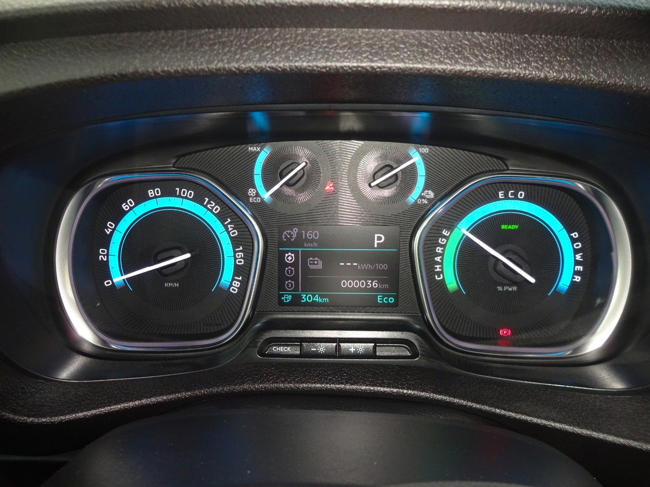 Small van, Electric van Peugeot Expert Kasten Lang, L3H1, 57 kW: picture 35