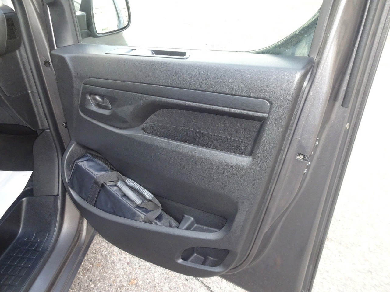 Small van, Electric van Peugeot Expert Kasten Lang, L3H1, 57 kW: picture 21