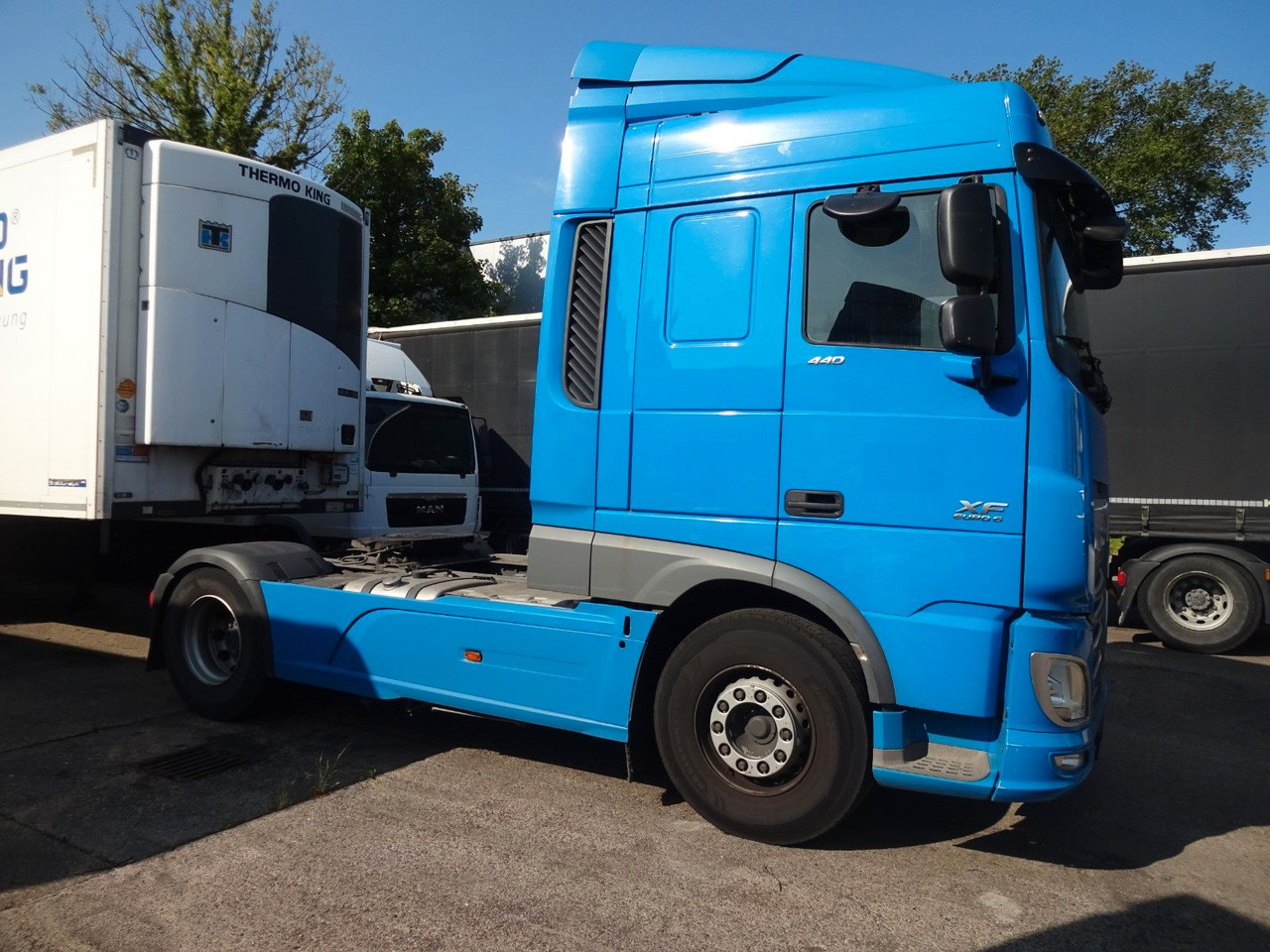 DAF XF 440, SC, Klima, 2 x Tank, Intarder, Standklim - Tractor unit: picture 4 DAF XF 440, SC, Klima, 2 x Tank, Intarder, Standklim - Tractor unit: picture 4