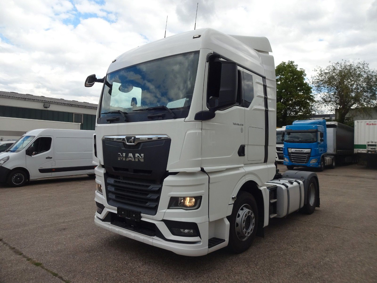 MAN TGX 18.470, XLX, ACC, Intarder, 2 x Tanks - Tractor unit: picture 4 MAN TGX 18.470, XLX, ACC, Intarder, 2 x Tanks - Tractor unit: picture 4