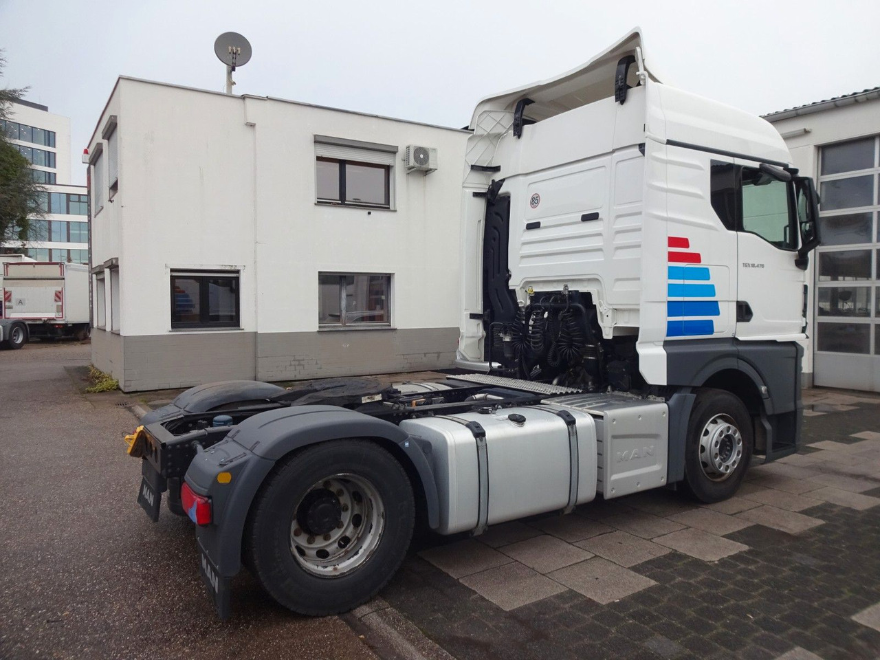MAN TGX 18.470, XLX, Retarder, ACC, 2 x Tank - Tractor unit: picture 5 MAN TGX 18.470, XLX, Retarder, ACC, 2 x Tank - Tractor unit: picture 5