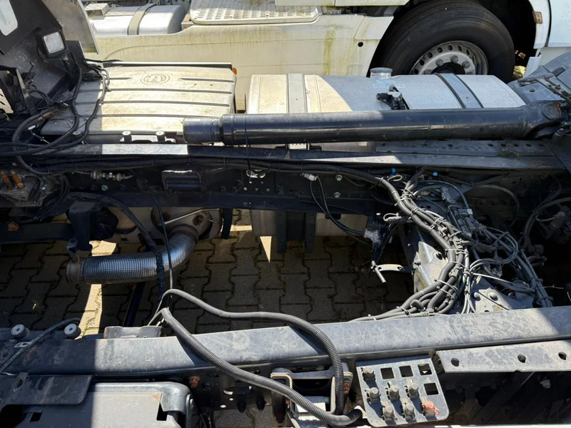 Tractor unit MAN TGX 18.440 XXL NO Gearbox & NO Engine, complete brief: picture 16