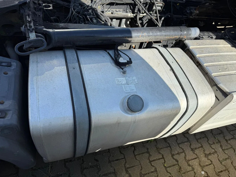 Tractor unit MAN TGX 18.440 XXL NO Gearbox & NO Engine, complete brief: picture 8