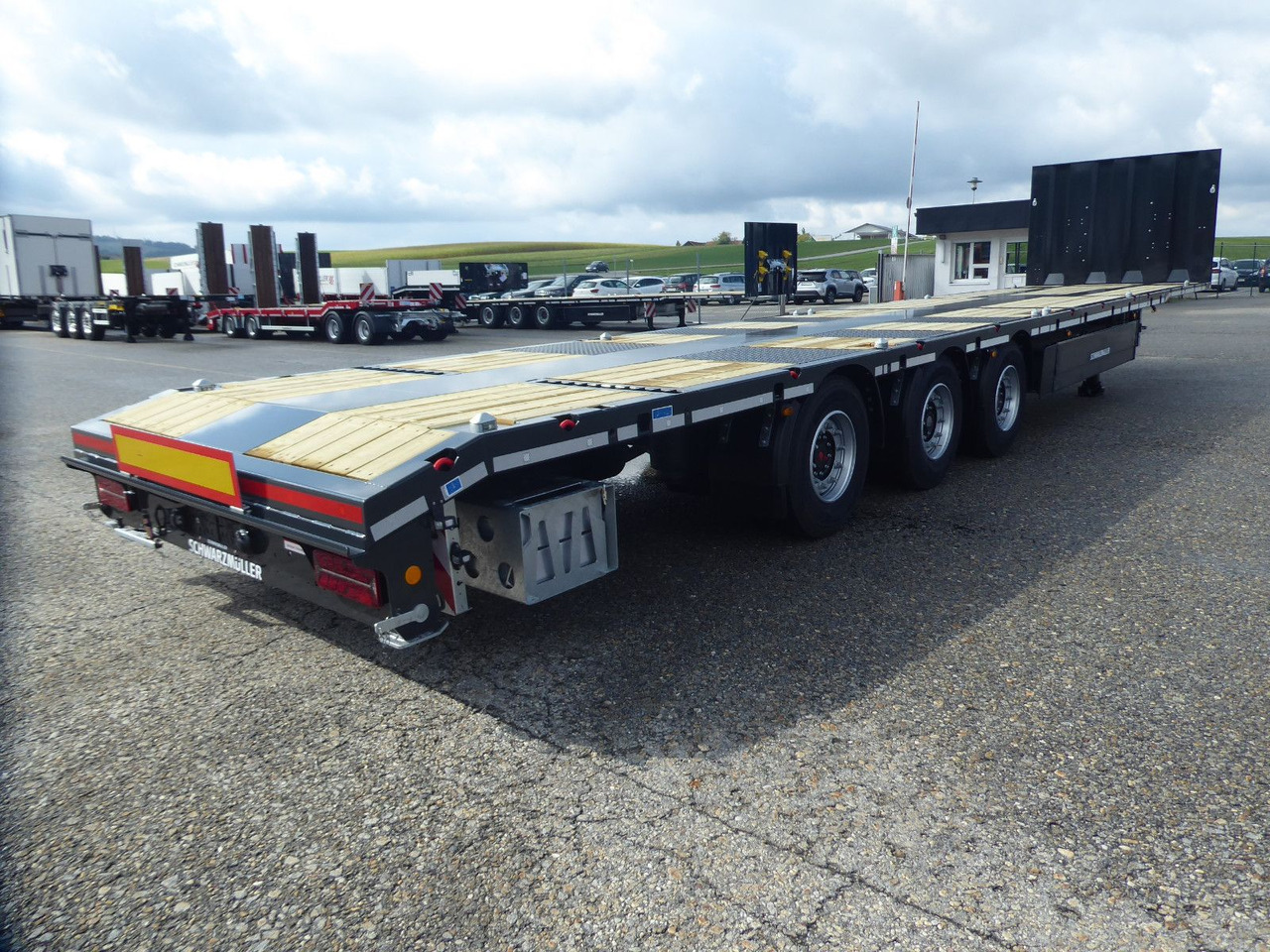 Schwarzmüller 3Achs Tele Rampen TwistLock40+2x20"SAF Lenk+Lift - Dropside/ Flatbed semi-trailer: picture 4 Schwarzmüller 3Achs Tele Rampen TwistLock40+2x20"SAF Lenk+Lift - Dropside/ Flatbed semi-trailer: picture 4