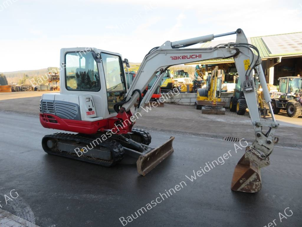 Takeuchi TB 235 - Mini excavator: picture 1 Takeuchi TB 235 - Mini excavator: picture 1