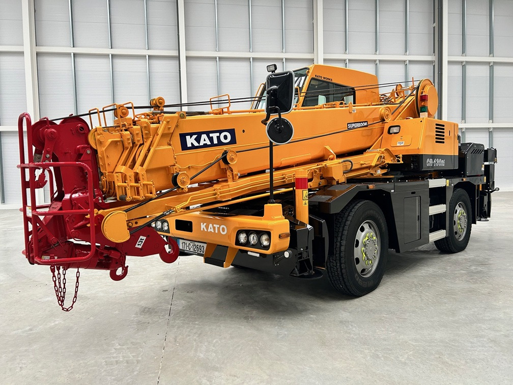 KATO CR-130Ri - 13 Ton City Crane with Only 8,563 miles from New !! - Mobile crane: picture 3 KATO CR-130Ri - 13 Ton City Crane with Only 8,563 miles from New !! - Mobile crane: picture 3