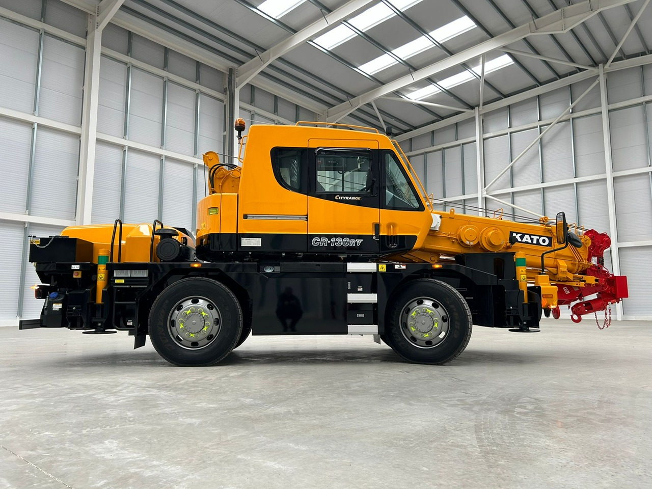 KATO CR-130Rv - 13 Ton City Crane with Joystick Control - Mobile crane: picture 2 KATO CR-130Rv - 13 Ton City Crane with Joystick Control - Mobile crane: picture 2