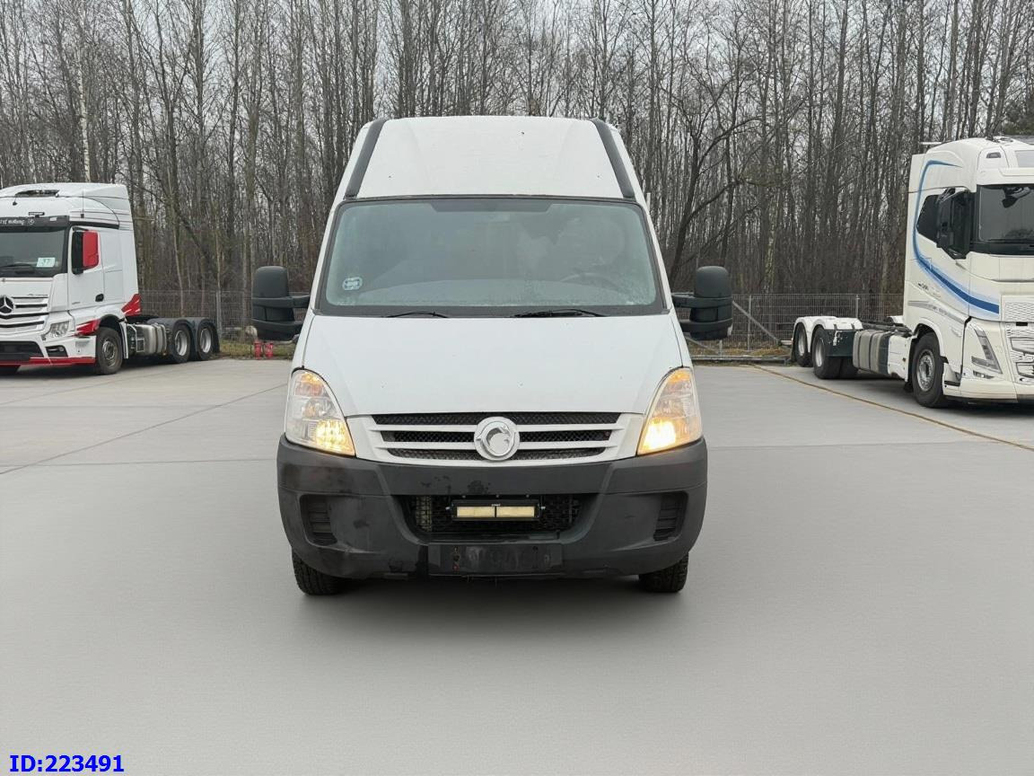 IVECO Daily Strada 17-seater Euro5 - Coach: picture 2 IVECO Daily Strada 17-seater Euro5 - Coach: picture 2